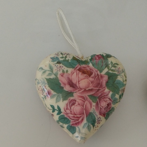 Vintage Bundle of 3 Floral Heart Ornaments Set Cream and Pink GORGEOUS - Picture 3 of 13